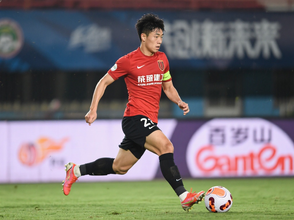 布彭扎抢断助攻,童磊建功助浙江锁胜局 事实上,童磊近两个赛季的表现已经得到广泛